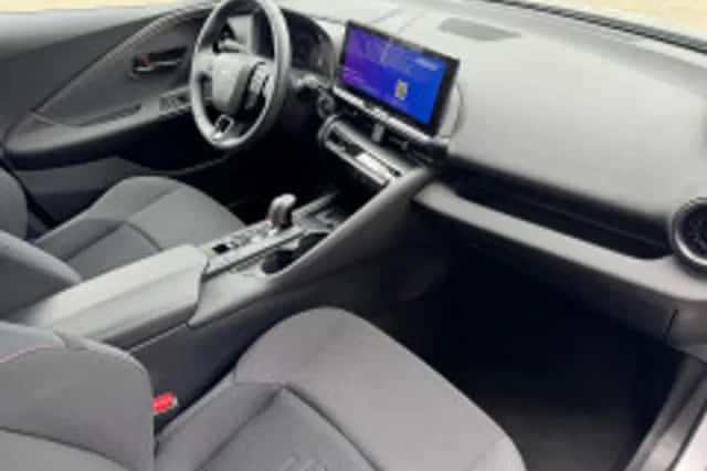 Toyota C hr (2024) thumbnail 4