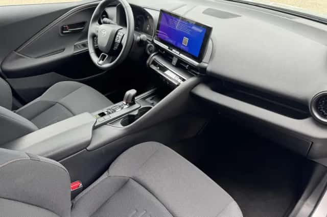 Toyota C hr (2024) thumbnail 10