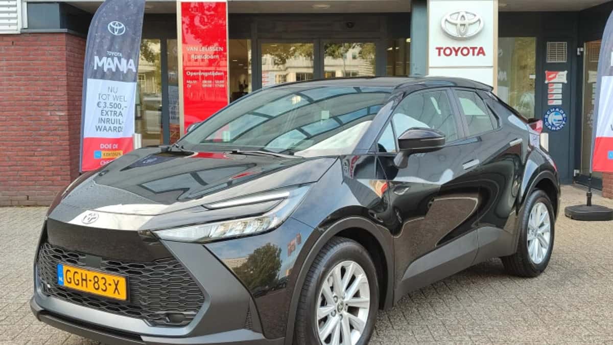 Toyota C hr (2024) — foto 1