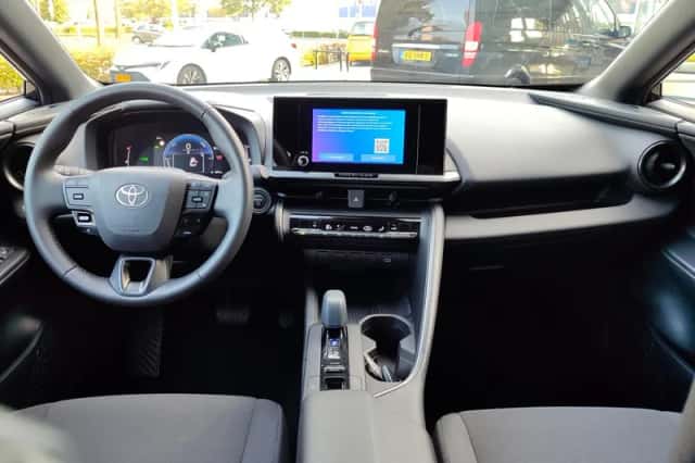 Toyota C hr (2024) thumbnail 13