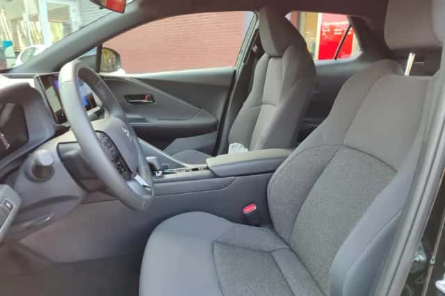 Toyota C hr (2024) thumbnail 15