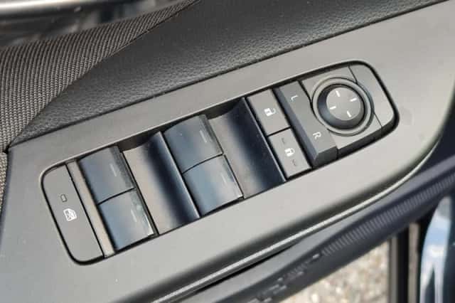 Toyota C hr (2024) thumbnail 16