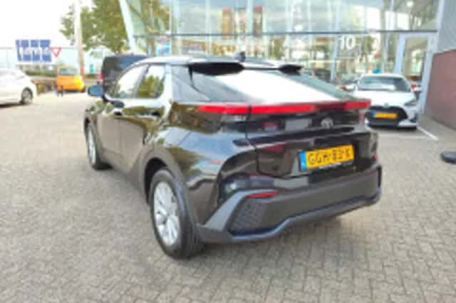 Toyota C hr (2024) thumbnail 3