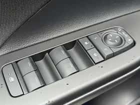 Toyota C hr (2025) thumbnail 18