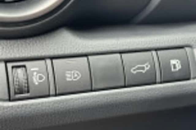 Toyota C hr (2025) thumbnail 49
