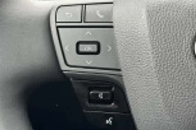 Toyota C hr (2025) thumbnail 52