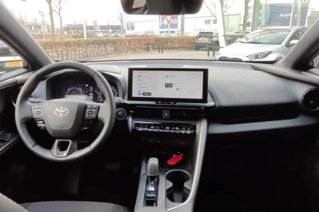 Toyota C hr (2024) thumbnail 13