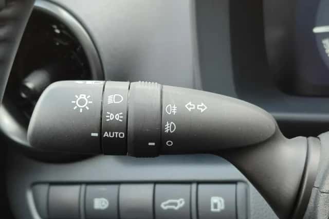 Toyota C hr (2024) thumbnail 25