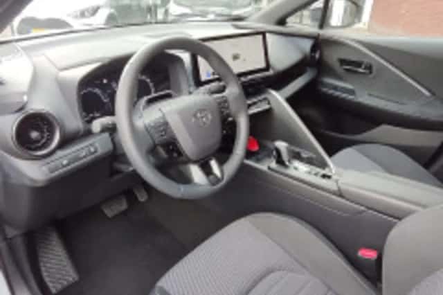 Toyota C hr (2024) thumbnail 4