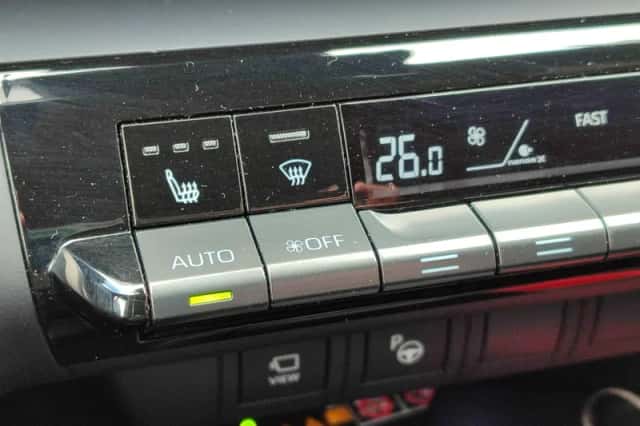 Toyota C hr (2024) thumbnail 38