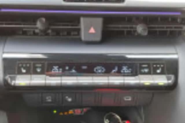 Toyota C hr (2024) thumbnail 64