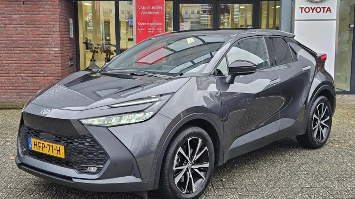 Toyota C hr (2025) — foto 1