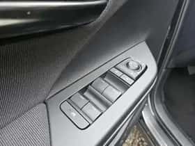 Toyota C hr (2025) thumbnail 17