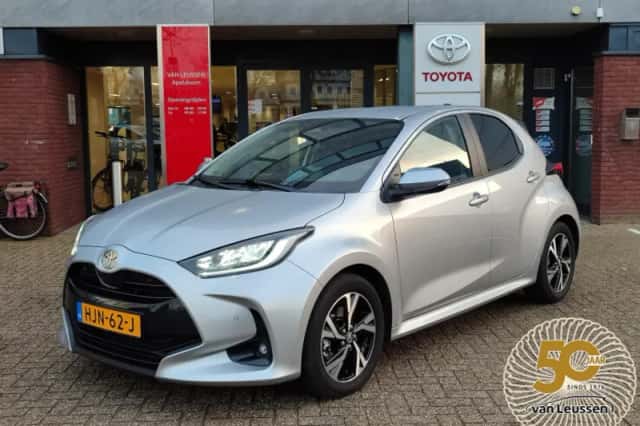 Toyota Yaris (2025) thumbnail 1