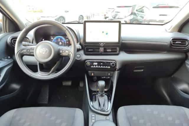 Toyota Yaris (2025) thumbnail 13