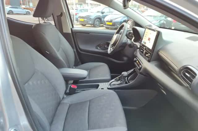 Toyota Yaris (2025) thumbnail 15