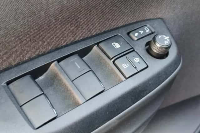 Toyota Yaris (2025) thumbnail 16