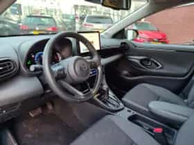 Toyota Yaris (2025) thumbnail 4