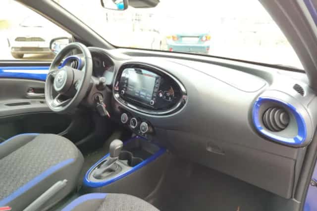 Toyota Aygo X (2022) thumbnail 2