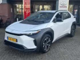 Toyota bZ4X (2025) thumbnail 32