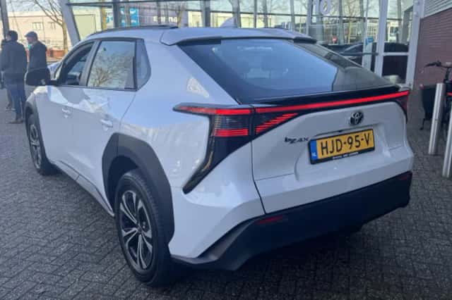 Toyota bZ4X (2025) thumbnail 64