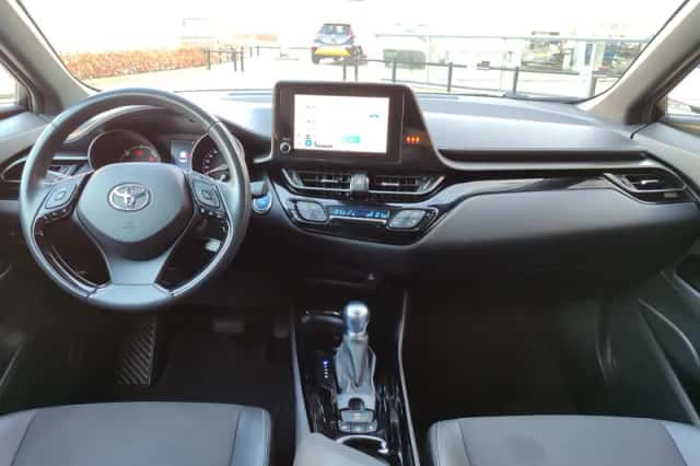 Toyota C hr (2023) thumbnail 13
