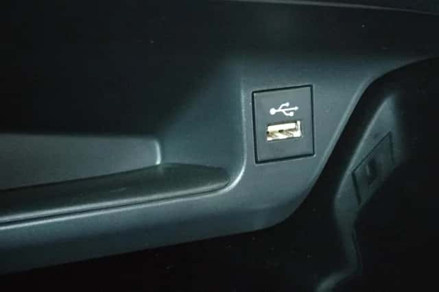 Toyota C hr (2023) thumbnail 32