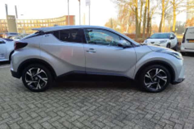 Toyota C hr (2023) thumbnail 6