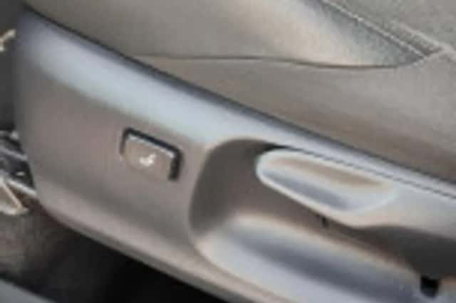 Toyota C hr (2023) thumbnail 54