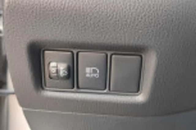 Toyota C hr (2023) thumbnail 56