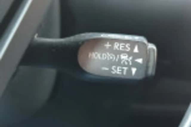 Toyota C hr (2023) thumbnail 62