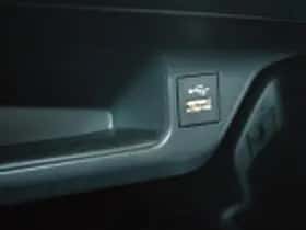 Toyota C hr (2023) thumbnail 70