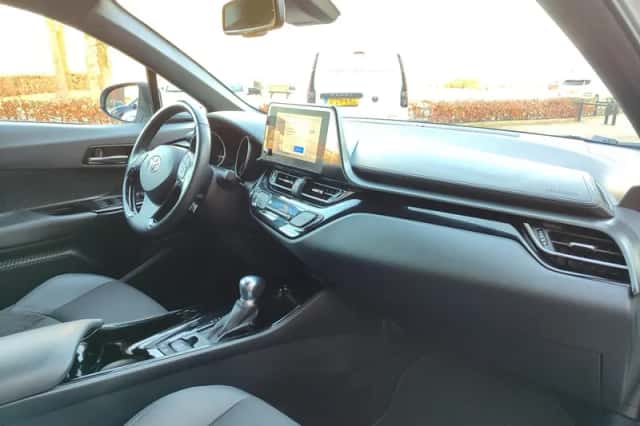 Toyota C hr (2023) thumbnail 8