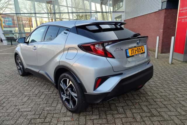 Toyota C hr (2023) thumbnail 9