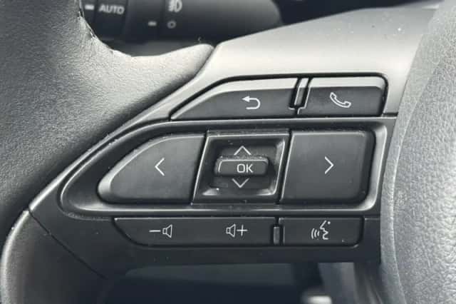 Toyota Yaris Cross (2025) thumbnail 19