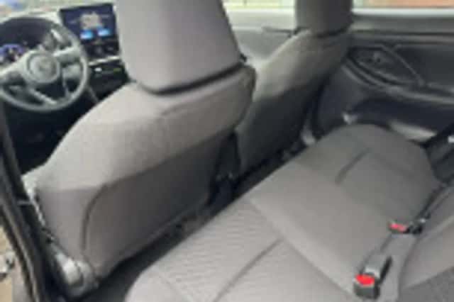 Toyota Yaris Cross (2025) thumbnail 38
