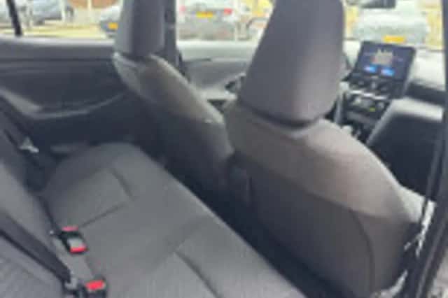 Toyota Yaris Cross (2025) thumbnail 39