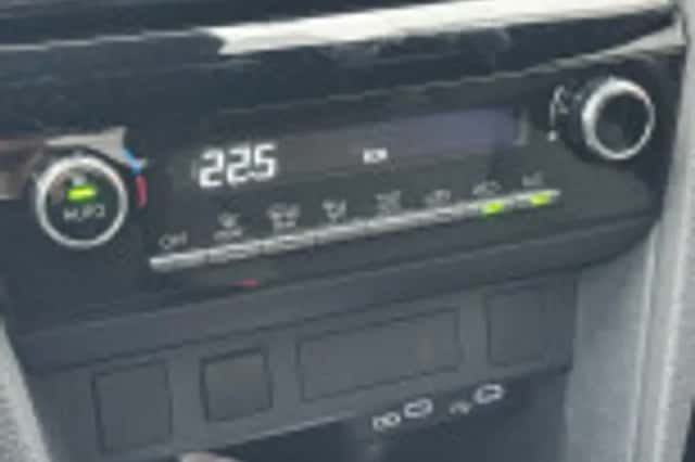 Toyota Yaris Cross (2025) thumbnail 48