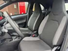 Toyota Aygo X (2025) thumbnail 38
