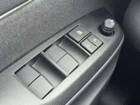 Toyota Yaris Cross (2024) thumbnail 18