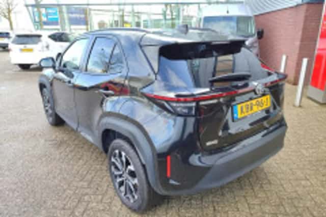 Toyota Yaris Cross (2024) thumbnail 3