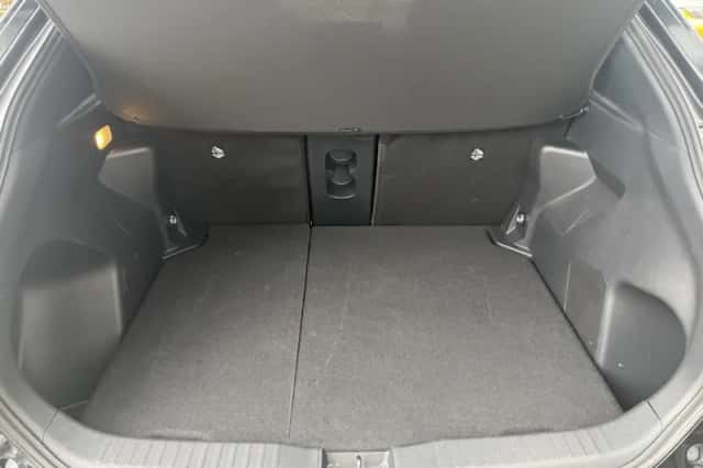 Toyota Yaris Cross (2024) thumbnail 32