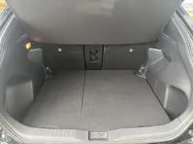 Toyota Yaris Cross (2024) thumbnail 32