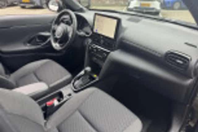 Toyota Yaris Cross (2024) thumbnail 39