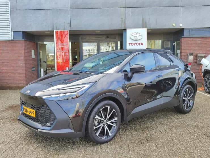Toyota C hr (2024) — foto 1