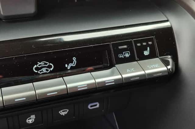Toyota C hr (2024) thumbnail 24