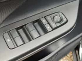Toyota C hr (2024) thumbnail 62