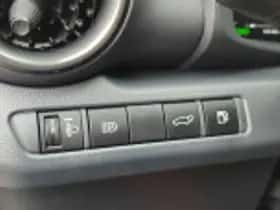 Toyota C hr (2024) thumbnail 63