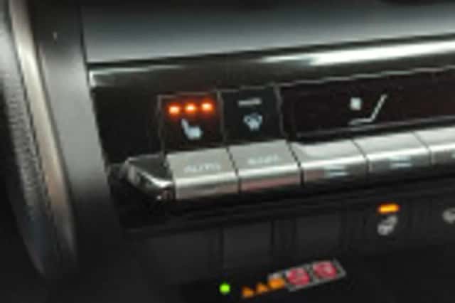 Toyota C hr (2024) thumbnail 71