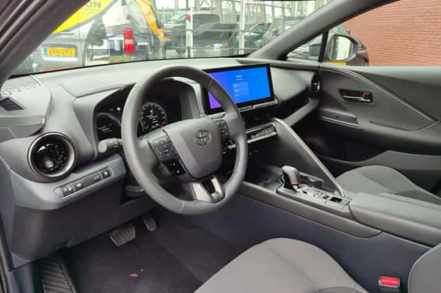 Toyota C hr (2024) thumbnail 10